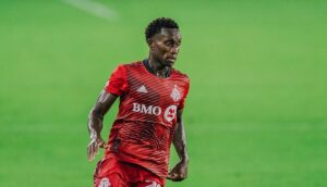 Lateral do Toronto FC estaria de saída para clube da segunda divisão inglesa