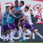 Orlando City marca nos acréscimos e vence Toronto FC, no BMO Field