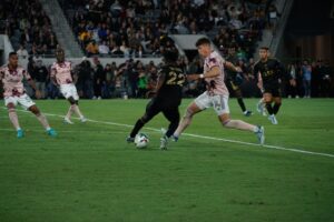 Em noite inspirada de goleiro, Los Angeles FC bate o Portland Timbers e avança na US Open Cup