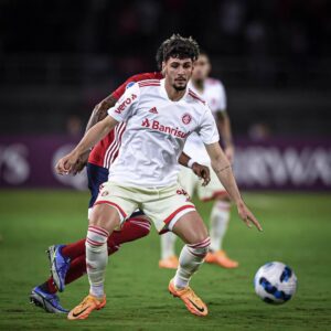 Manchester United monitora Johnny Cardoso da seleção dos EUA