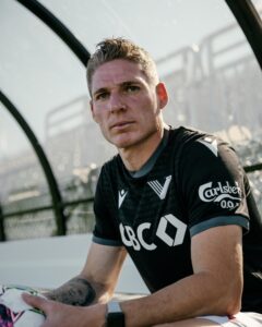 Após enfrentar Di Maria, Cavani e Totti, volante brasileiro retoma carreira no Vancouver FC