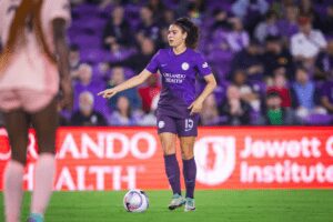 Titularidade, parceria com Marta e muito mais, Angelina fala sobre seu começo no Orlando Pride