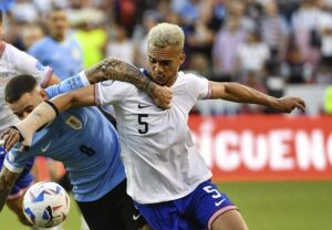 Uruguai elimina Estados Unidos da Copa América 2024 com vitória polêmica
