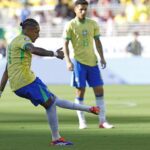 Raphinha fez gol de falta para o Brasil contra a Colômbia em Santa Clara, CA