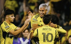 Real Bétis anuncia a contratação de Cucho Hernandez