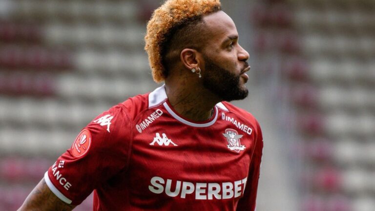 Ex-atacante do FC Cincinnati morre aos 28 anos após cair de prédio na China