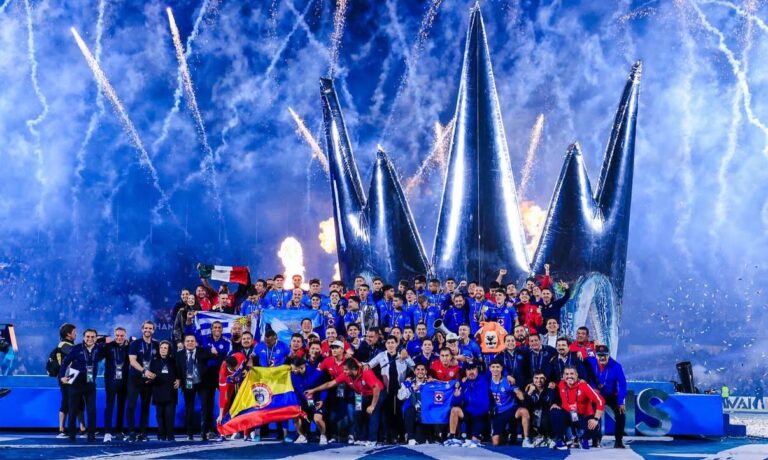 Cruz Azul goleia o Vancouver Whitecaps por 5 a 0 e conquista seu sétimo título da CONCACAF Champions Cup