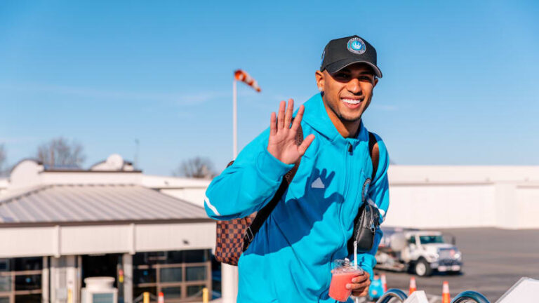 Lateral-esquerdo da base do Athletico troca MLS pelo futebol polonês