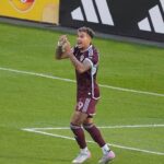 Rafael Navarro marca dois gols e vira o jogo para cima do Santos Laguna