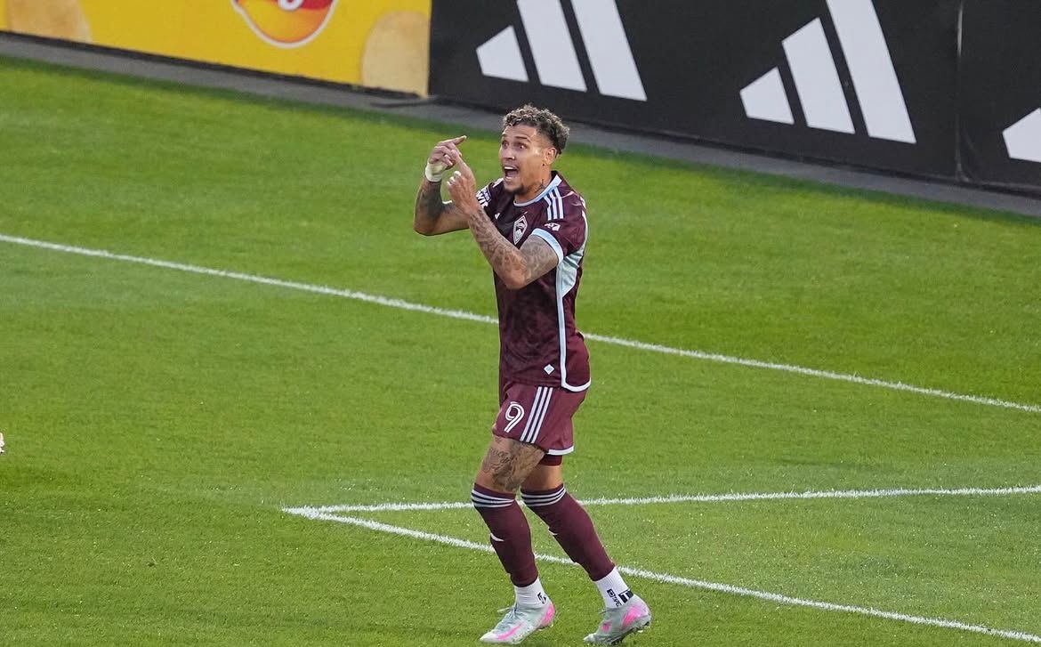 Rafael Navarro marca dois gols e vira o jogo para cima do Santos Laguna