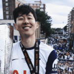Son Heung-min celebrates title with Tottenham (@hm_son7)