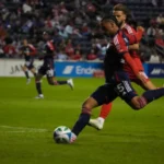 Chicago Fire vence o New England Revolution e entra firme na briga por playoffs da MLS