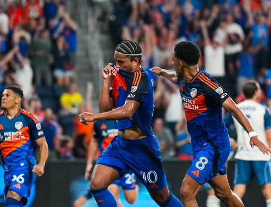 Evander celebra o gol da vitoria do FC CIncinnati / (FC Cincinnati / X)