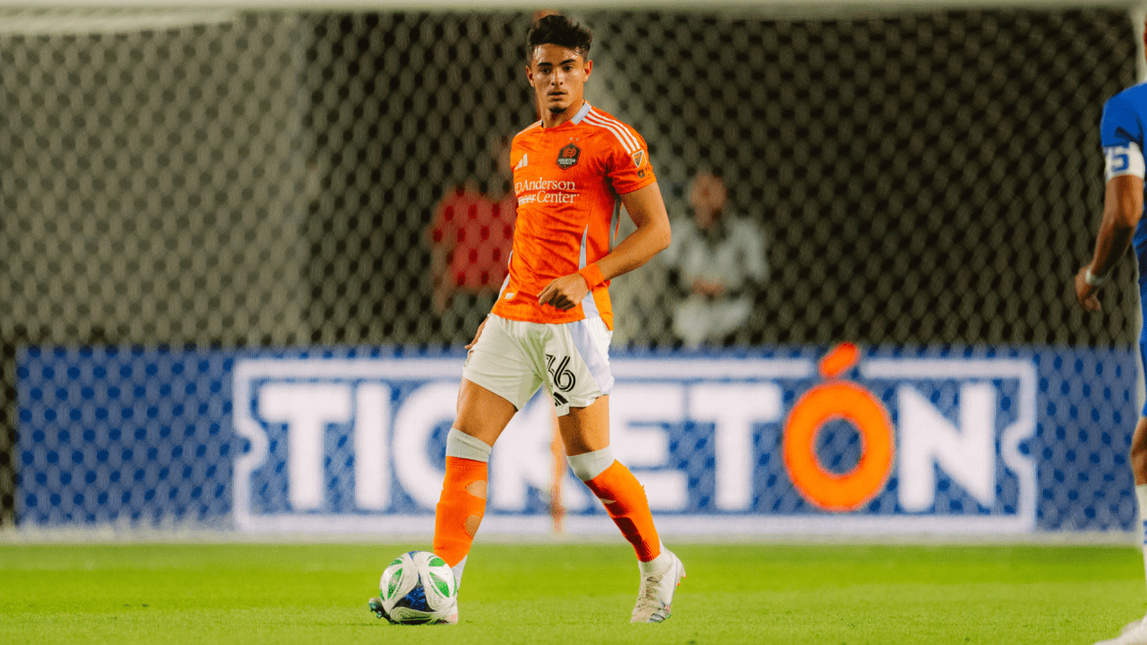 Felipe Andrade é comprado em definitivo pelo Houston Dynamo