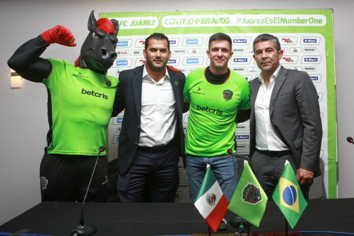 Maurício Barbieri abre o jogo sobre passagem no México: 