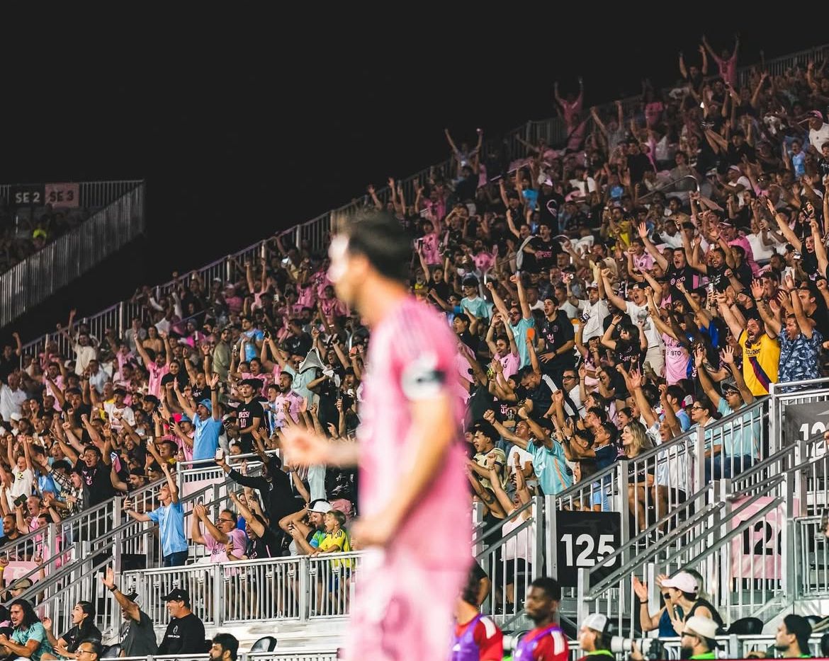 Sem Suárez para formar dupla de ataque, Messi precisará mais do que nunca da força de seu elenco. Reprodução: Redes sociais