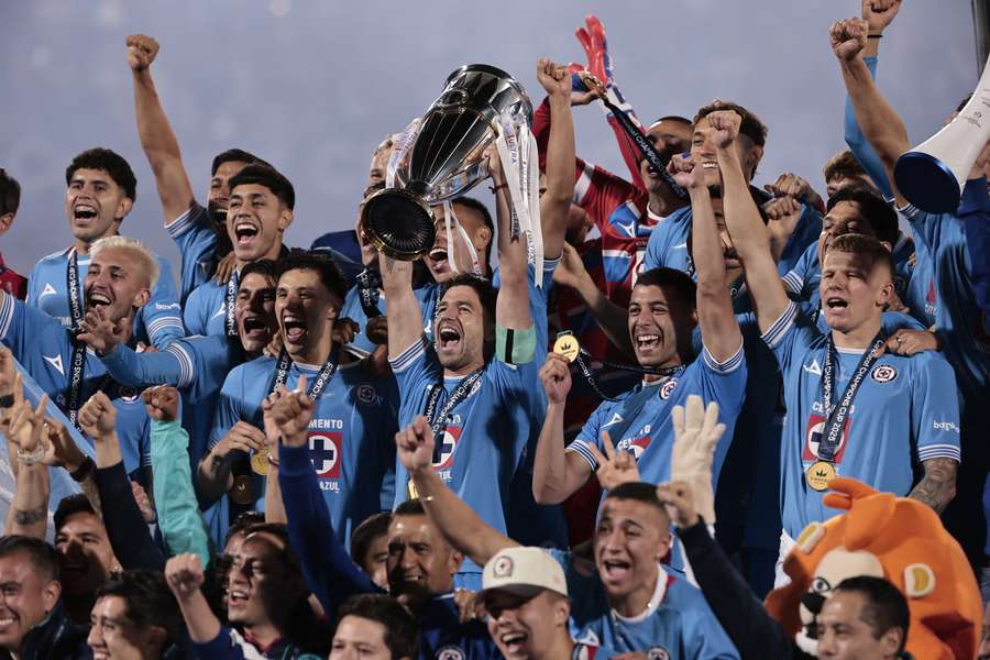 Campeão continental, técnico com passagem pelo Brasil e 2º elenco mais valioso do México: conheça o Cruz Azul, 1º adversário do Flamengo no Intercontinental da FIFA