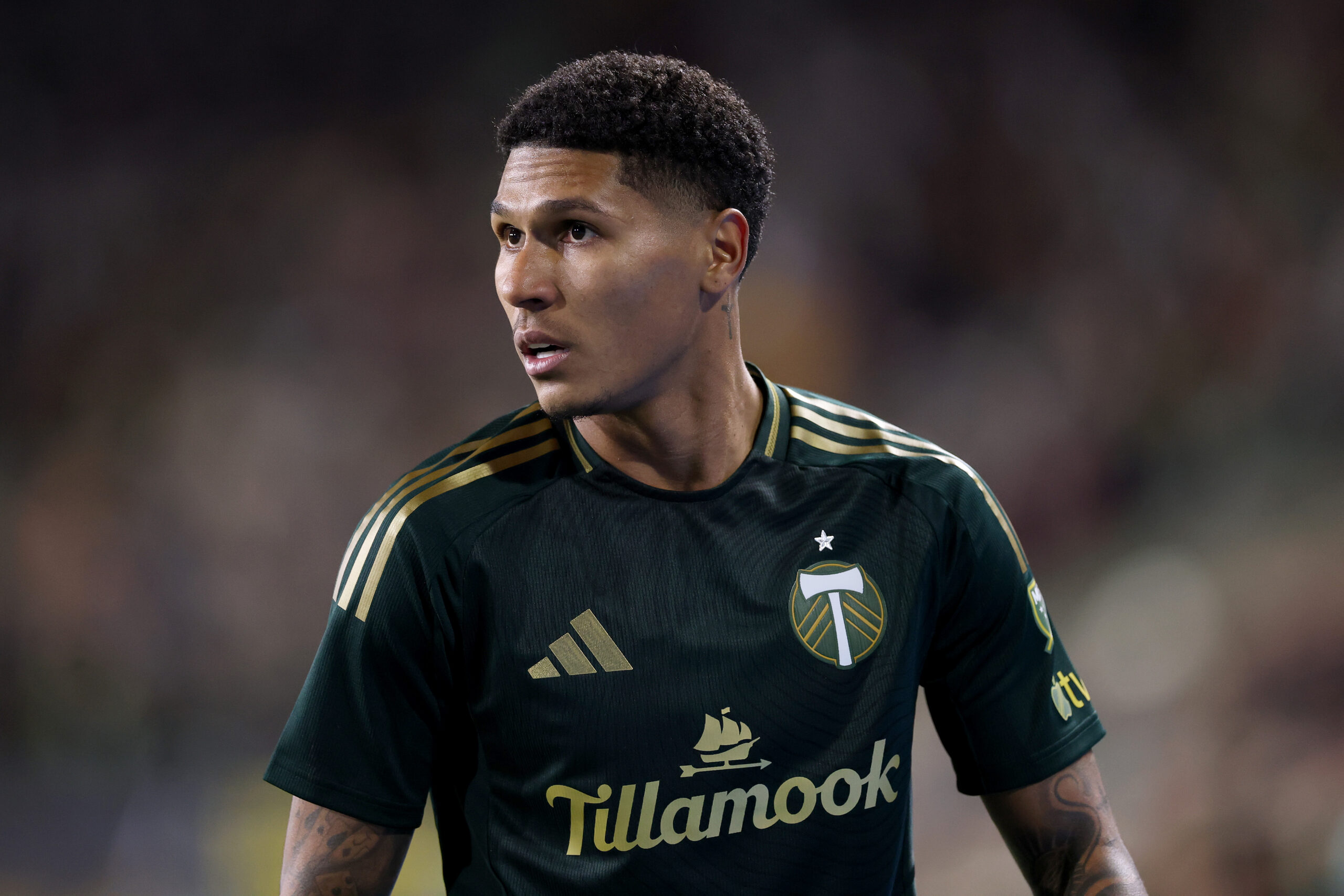 Antony #11 do Portland Timbers assiste durante a partida de Playoff da Copa MLS de 2025 entre San Diego FC e Portland Timbers no Providence Park em 01 de novembro de 2025 em Portland, Oregon.
