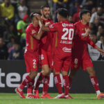 Com golaço de ex-São Paulo e após disputa de 24 pênaltis, Toluca é bicampeão mexicano