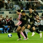 Lionel Messi é marcado por Igor Jesus em Los Angeles, CA duranteLos Angeles FC vs Inter Miami CF (Celso Oliveira / Territorio MLS)