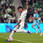 AUSTIN, TEXAS - 21 DE FEVEREIRO: Facundo Torres #11 do Austin FC chuta a gol durante o segundo tempo contra o Minnesota United FC no Q2 Stadium em 21 de fevereiro de 2026 em Austin, Texas. (Foto de Scott Wachter/Getty Images)