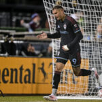 Rafael Navarro marca dois gols, vira capitão e comanda vitória do Colorado Rapids sobre o LA Galaxy na MLS